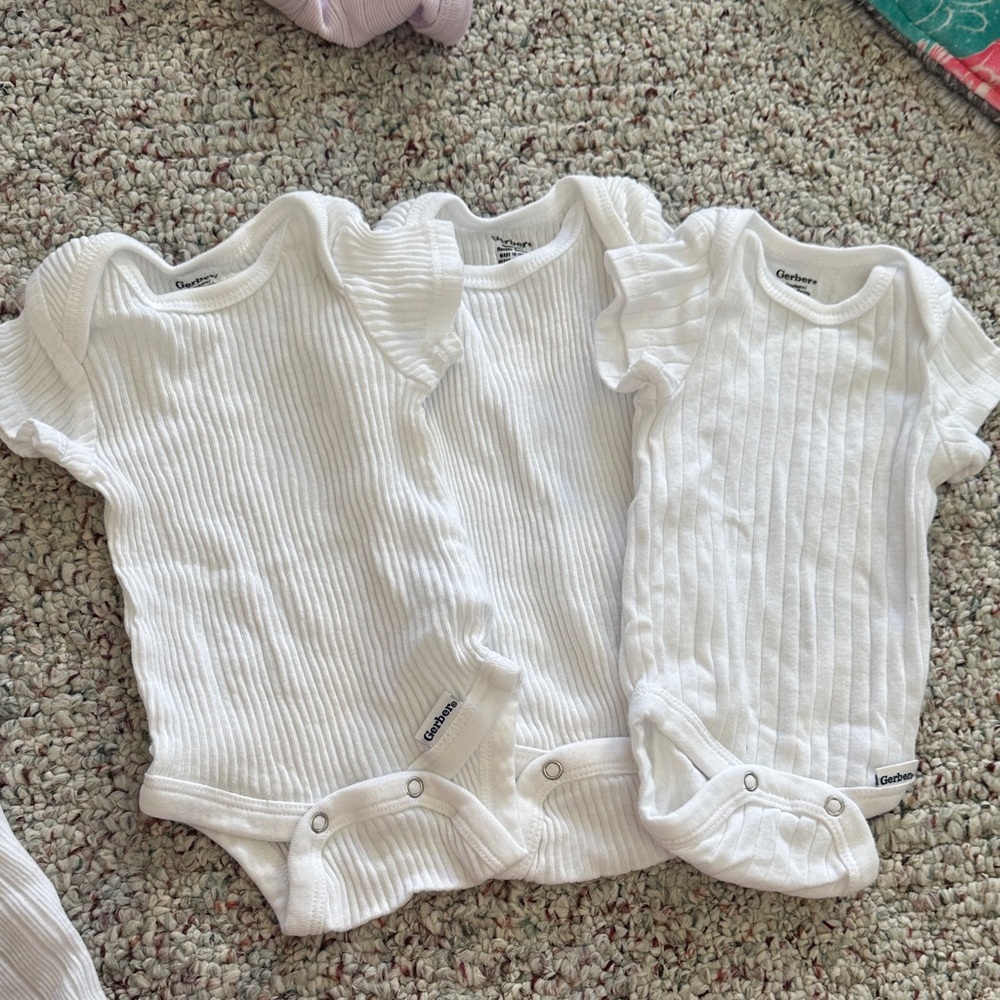Gerbers White Ribbed Baby Bodysuits Trio